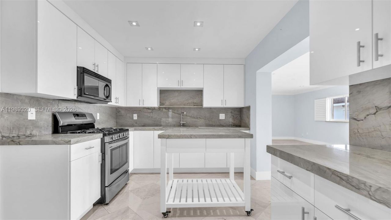 2900 SW 92nd Ave, Unit 2900, Miami, FL 33165 Photo