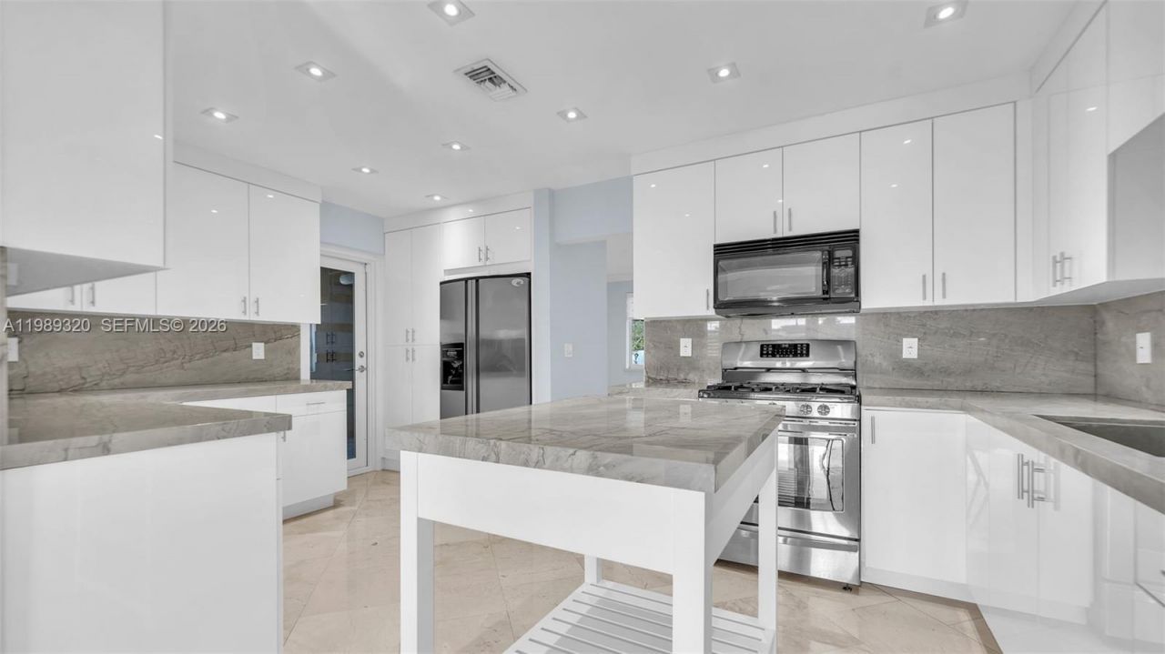 2900 SW 92nd Ave, Unit 2900, Miami, FL 33165 Photo