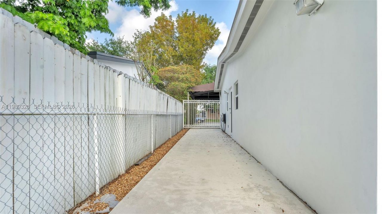 2900 SW 92nd Ave, Unit 2900, Miami, FL 33165 Photo