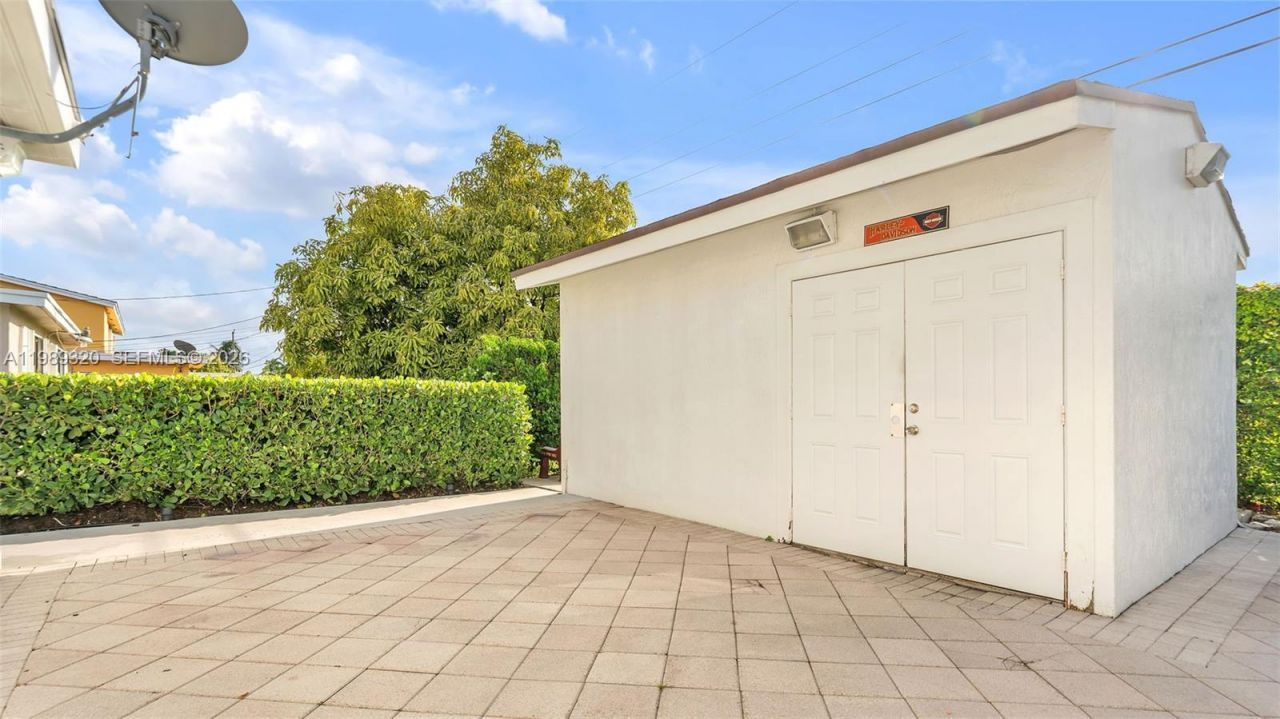 2900 SW 92nd Ave, Unit 2900, Miami, FL 33165 Photo