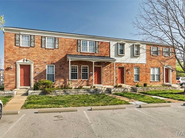1212 Clarkson Court, Unit 1212, Ballwin, MO 63011