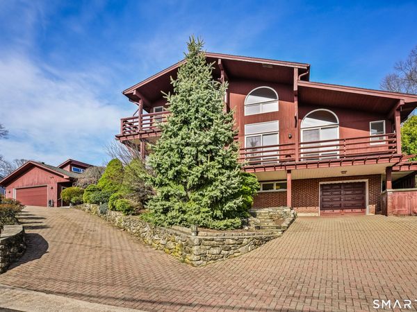 31 Mountain View, Brookfield, CT 06804