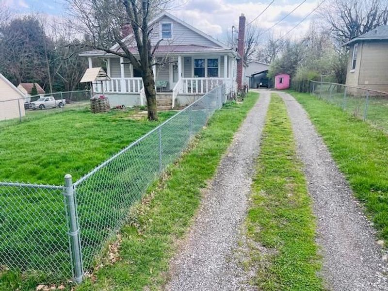 1055 Hart Road , Columbus, OH 43223 Photo 2