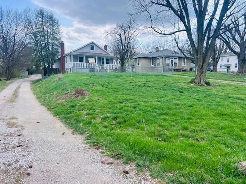 1055 Hart Road , Columbus, OH 43223 Photo 3