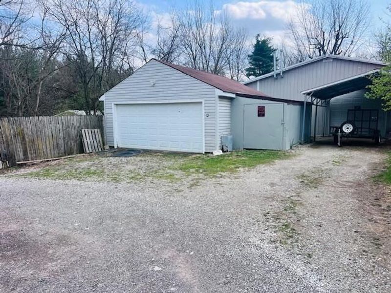 1055 Hart Road , Columbus, OH 43223 Photo 8