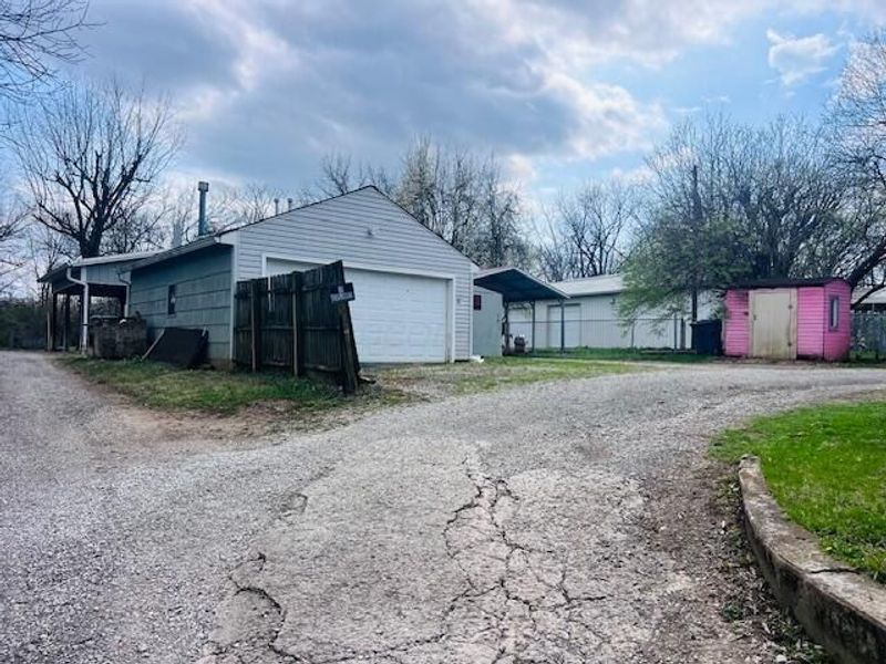 1055 Hart Road , Columbus, OH 43223 Photo 9