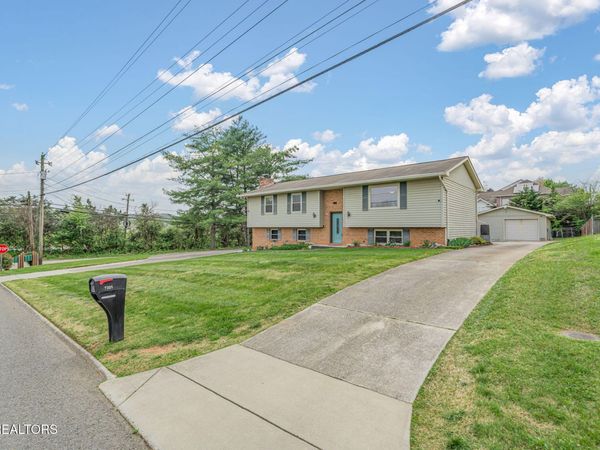 7301 Oxmoor Rd, Knoxville, TN 37931