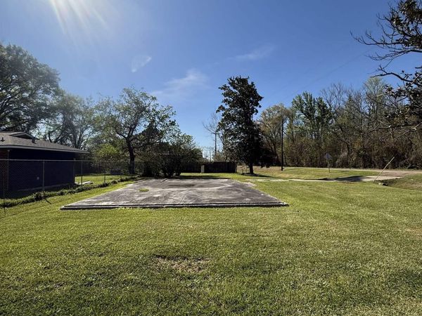 2326 Thomas, Baton Rouge, LA 70807