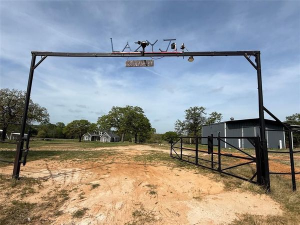 1556 County Road 4764, Boyd, TX 76023