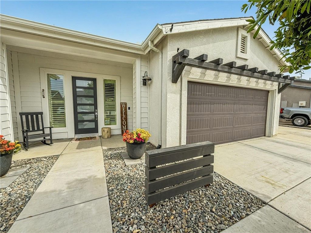 9218 Manor Glen, Shafter, CA 93263 Main Photo