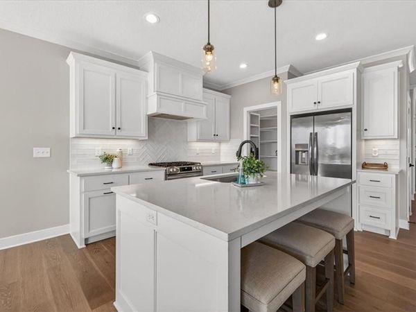 24993 W 94th Place, Lenexa, KS 66227