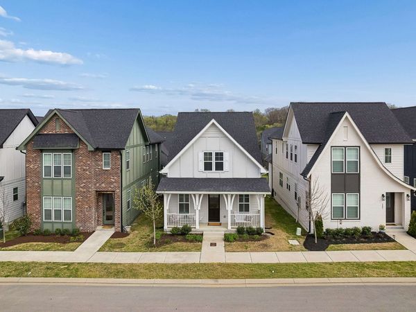 155 Oasis Dr, La Vergne, TN 37086