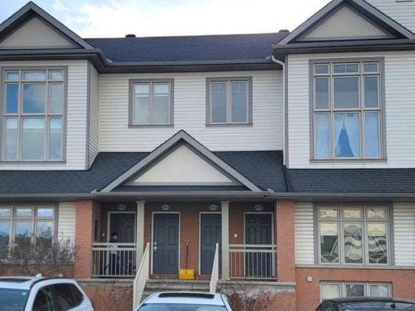 307 Galston Private, Unit 11, Ottawa, ON K1W0G3