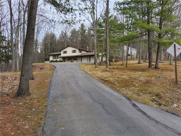 6722 Pheasant Ln, Bath, NY 14810