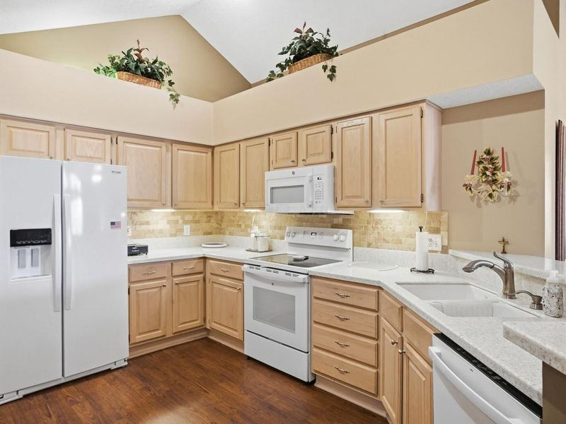 2237 Ravine Woods Drive, Grove City, OH 43123 Photo 18