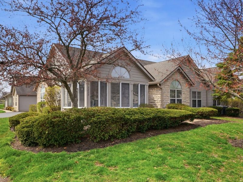 2237 Ravine Woods Drive, Grove City, OH 43123 Photo 3