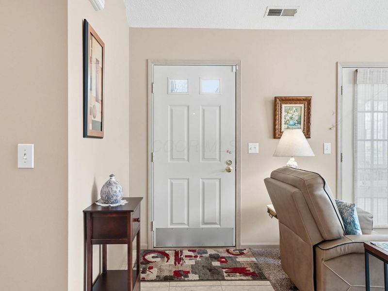 2237 Ravine Woods Drive, Grove City, OH 43123 Photo 6