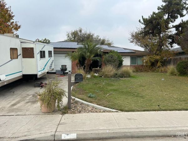 534 Francis Street, Bakersfield, CA 93308