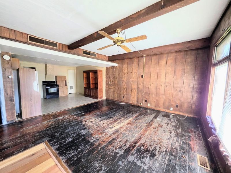 612 E Spring Street, Saint Marys, OH 45885 Photo 2