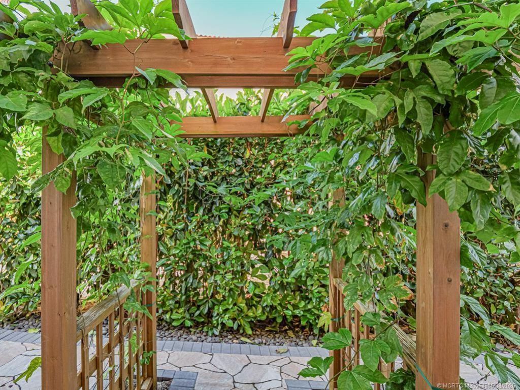 226 SW Palm Cove Drive, Palm City, FL 34990 Photo