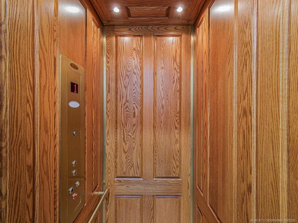 226 SW Palm Cove Drive, Palm City, FL 34990 Photo