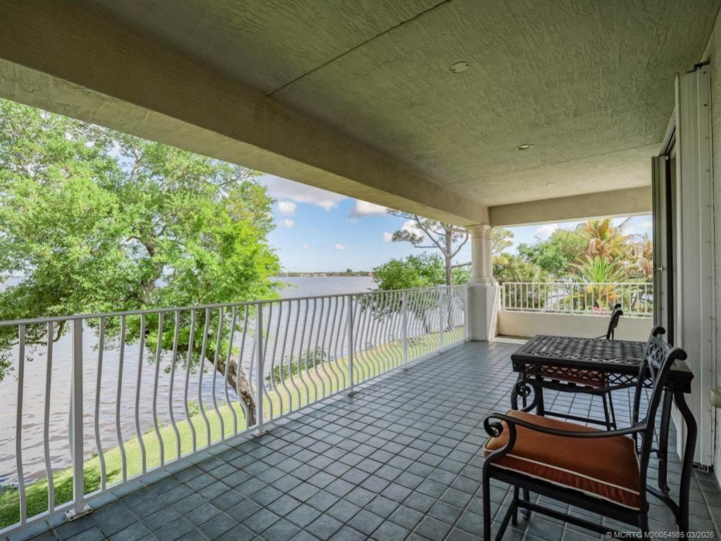 226 SW Palm Cove Drive, Palm City, FL 34990 Photo