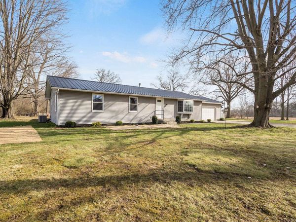 11830 N Acorn Drive, Syracuse, IN 46567