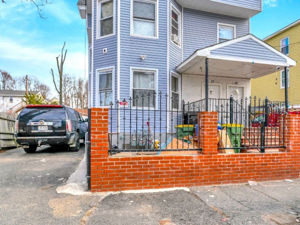 27 Walnut , Unit 3rd Floor, Waterbury, CT 06704