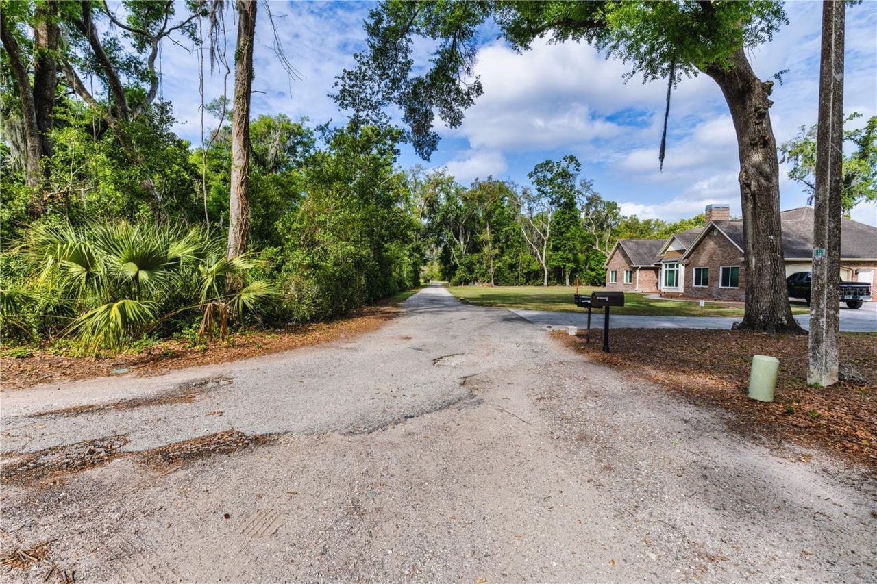 2119 Shady Oaks Drive , Valrico, FL 33594 Photo