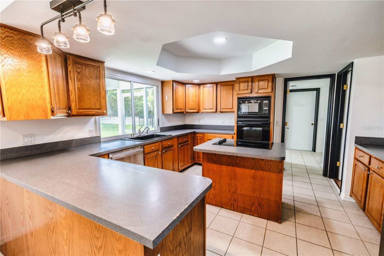 2119 Shady Oaks Drive , Valrico, FL 33594 Photo