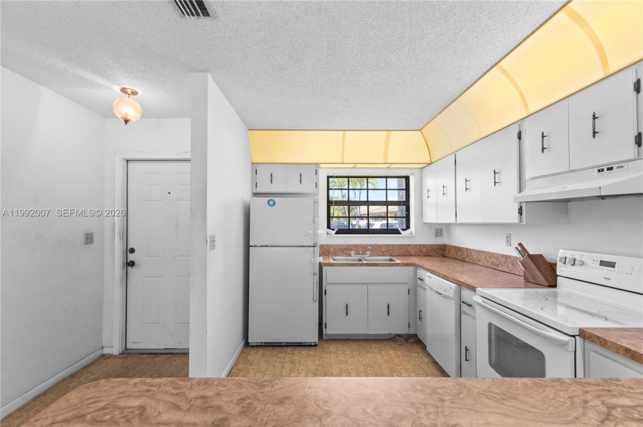 723 Banks Rd, Margate, FL 33063 Photo