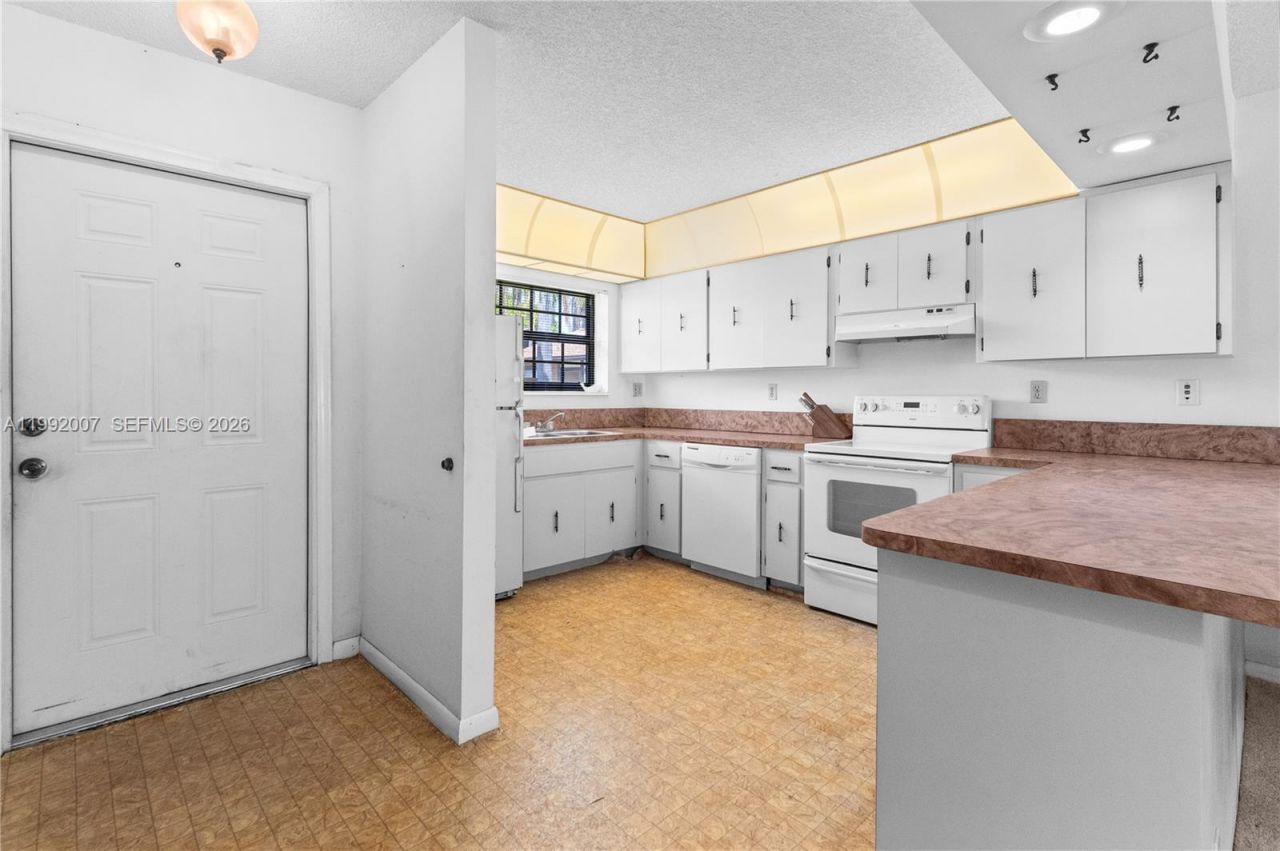 723 Banks Rd, Margate, FL 33063 Photo