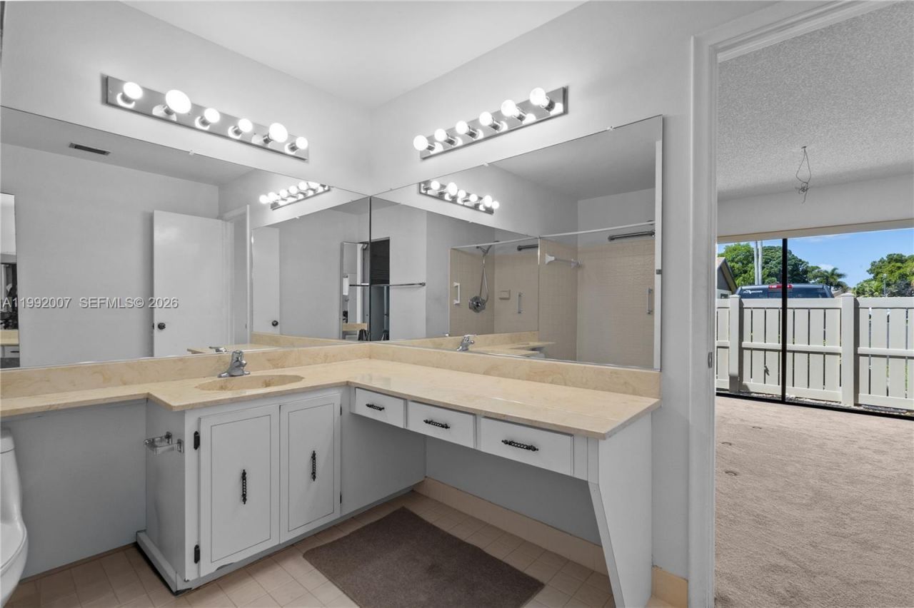 723 Banks Rd, Margate, FL 33063 Photo