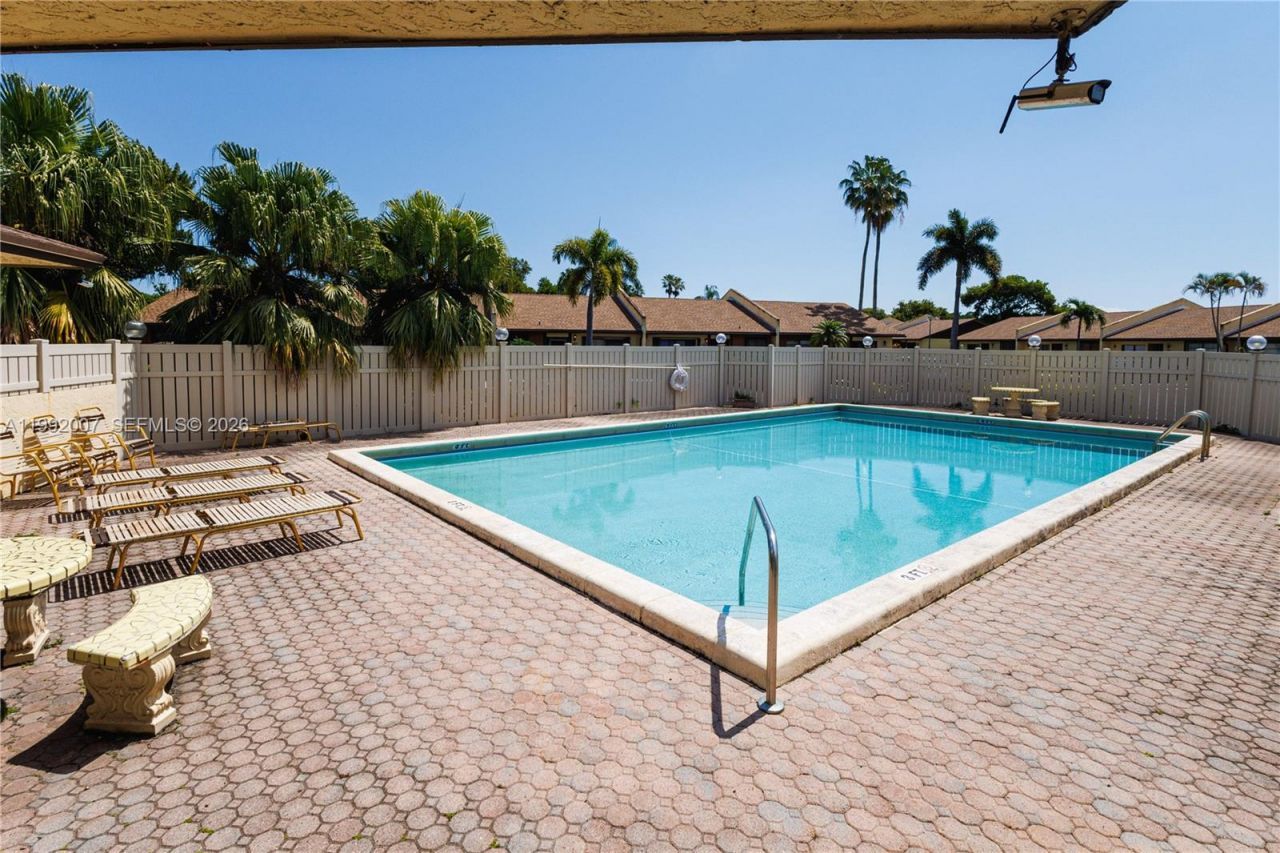 723 Banks Rd, Margate, FL 33063 Photo