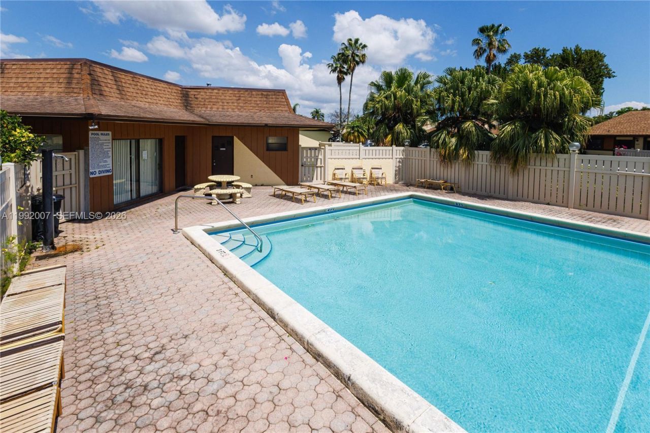 723 Banks Rd, Margate, FL 33063 Photo