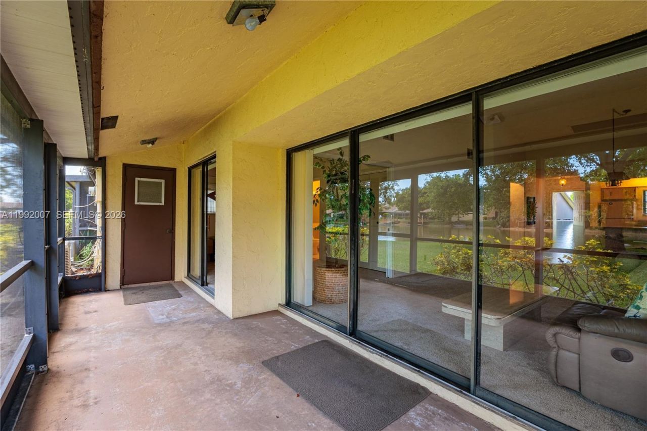 723 Banks Rd, Margate, FL 33063 Photo