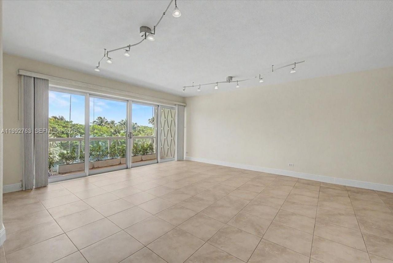 2451 Brickell Ave, Unit 4F, Miami, FL 33129 Photo