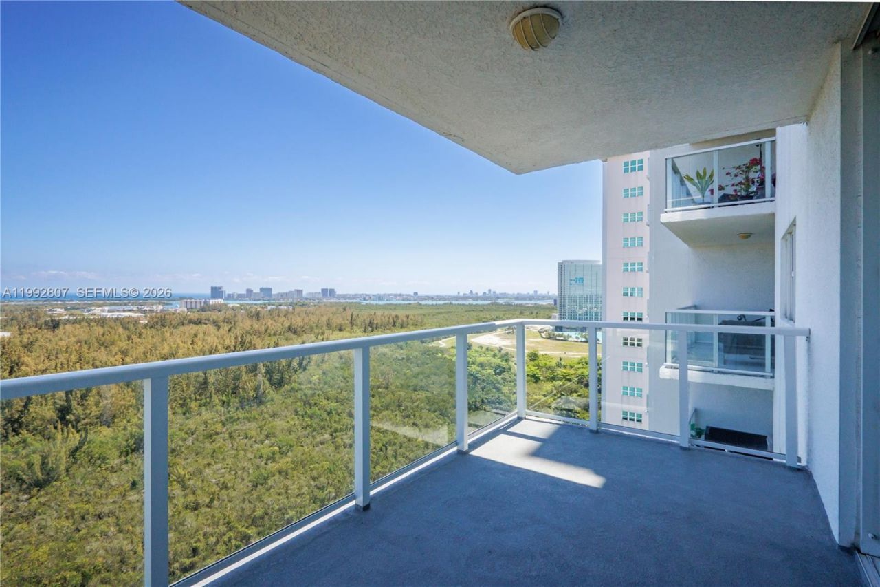 15051 Royal Oaks Ln , Unit 2103, North Miami, FL 33181 Photo