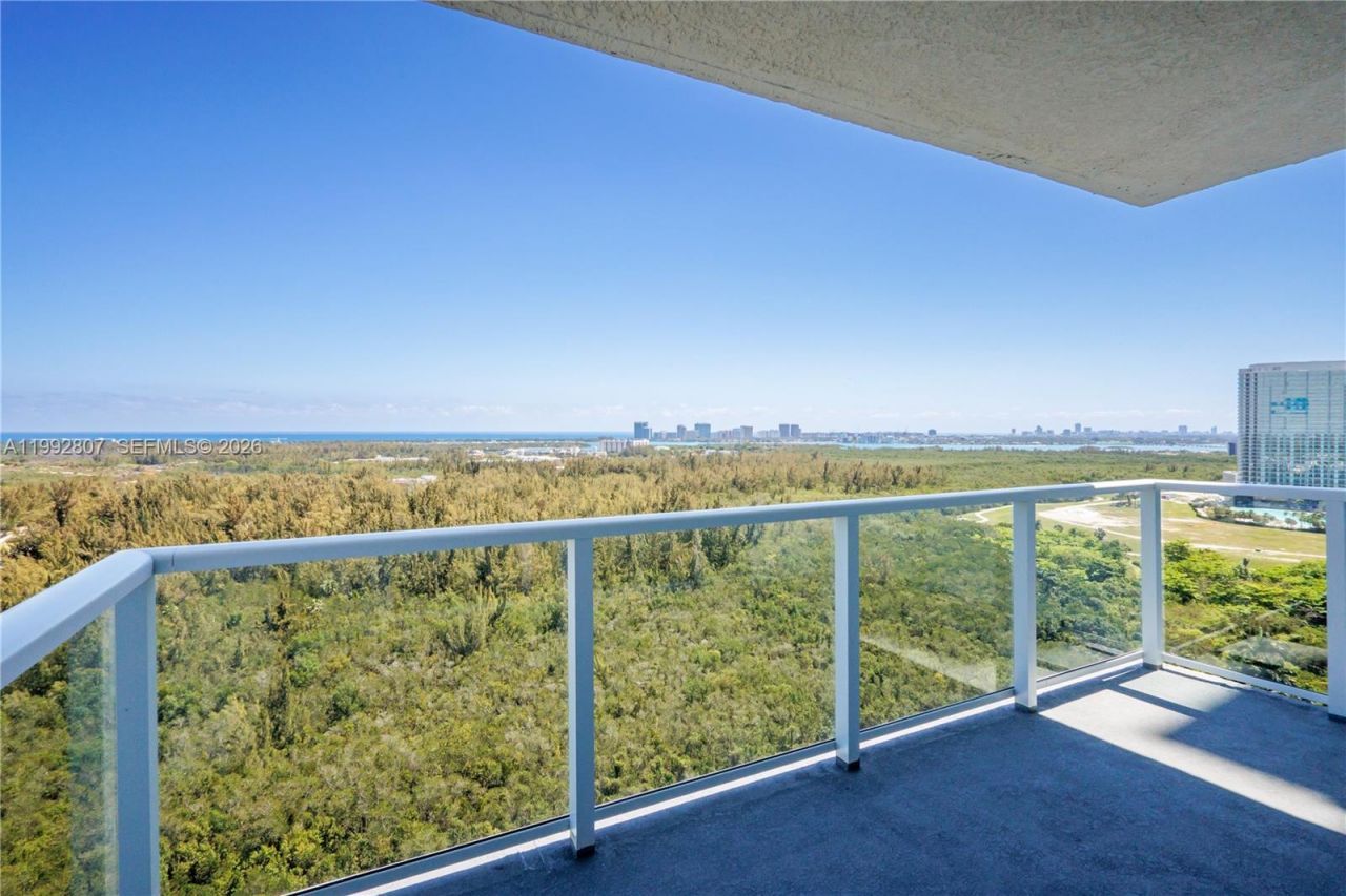 15051 Royal Oaks Ln , Unit 2103, North Miami, FL 33181 Photo