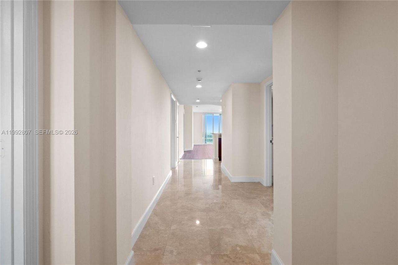 15051 Royal Oaks Ln , Unit 2103, North Miami, FL 33181 Photo