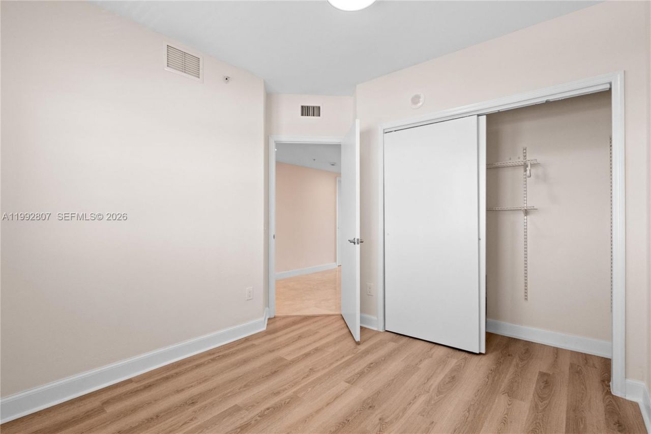 15051 Royal Oaks Ln , Unit 2103, North Miami, FL 33181 Photo