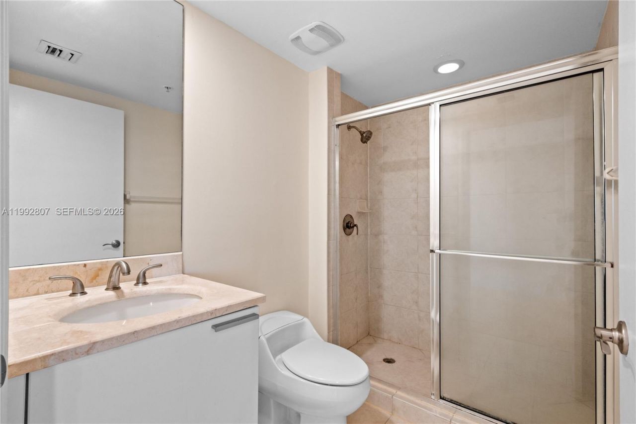 15051 Royal Oaks Ln , Unit 2103, North Miami, FL 33181 Photo