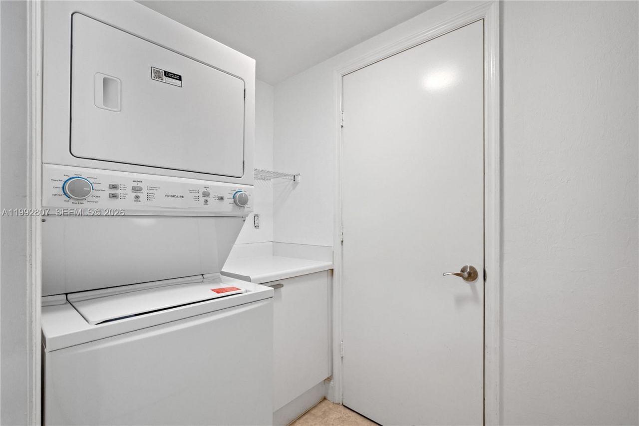 15051 Royal Oaks Ln , Unit 2103, North Miami, FL 33181 Photo