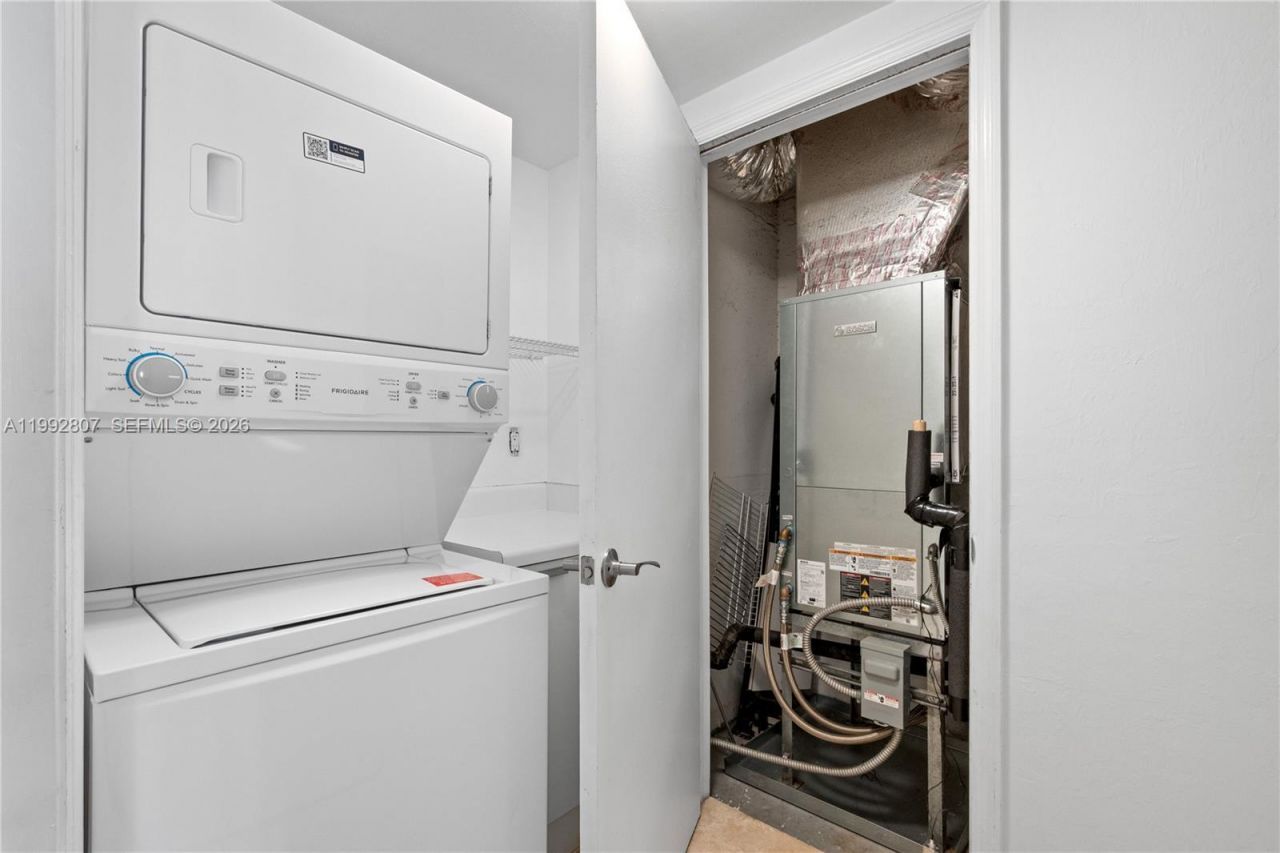 15051 Royal Oaks Ln , Unit 2103, North Miami, FL 33181 Photo