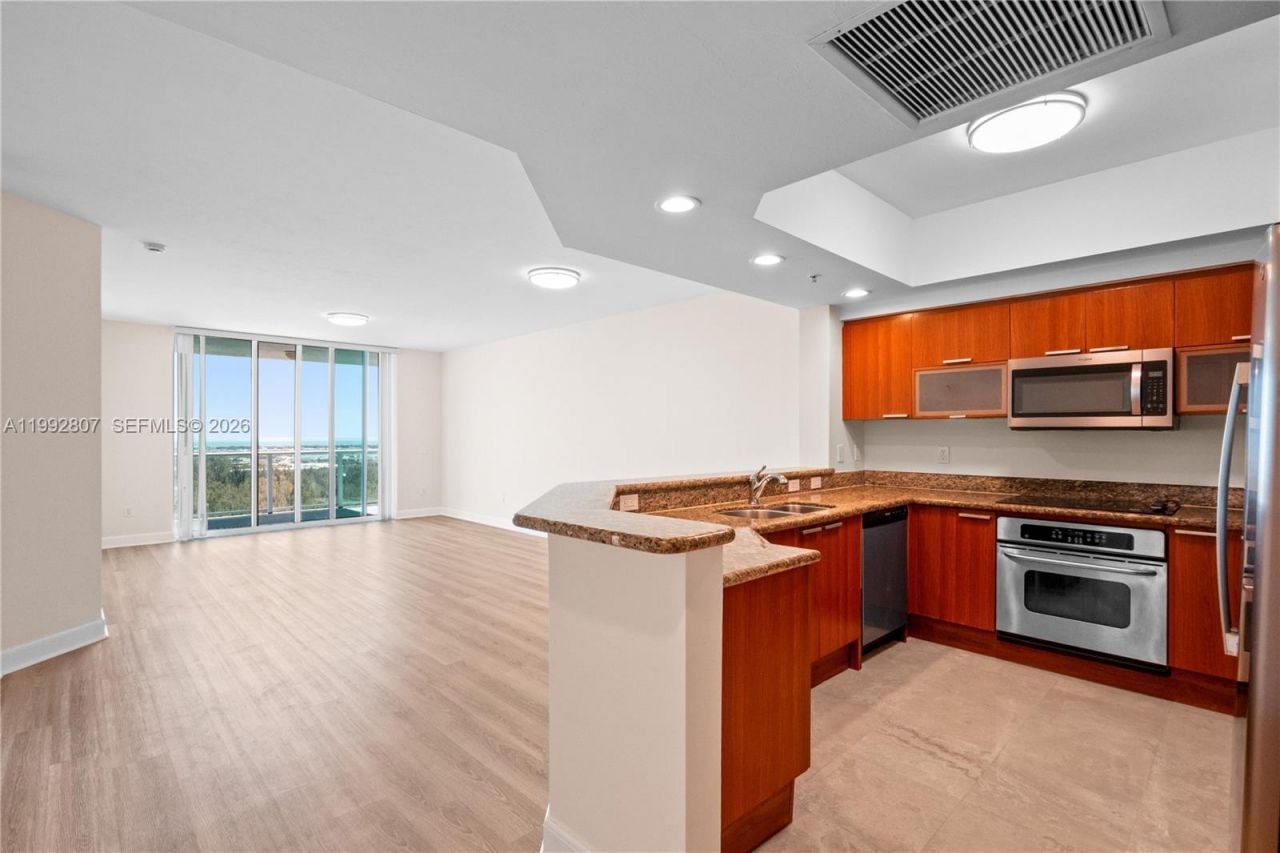 15051 Royal Oaks Ln , Unit 2103, North Miami, FL 33181 Photo