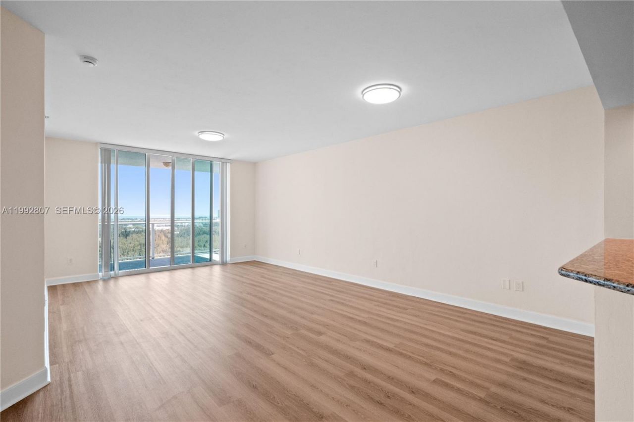 15051 Royal Oaks Ln , Unit 2103, North Miami, FL 33181 Photo