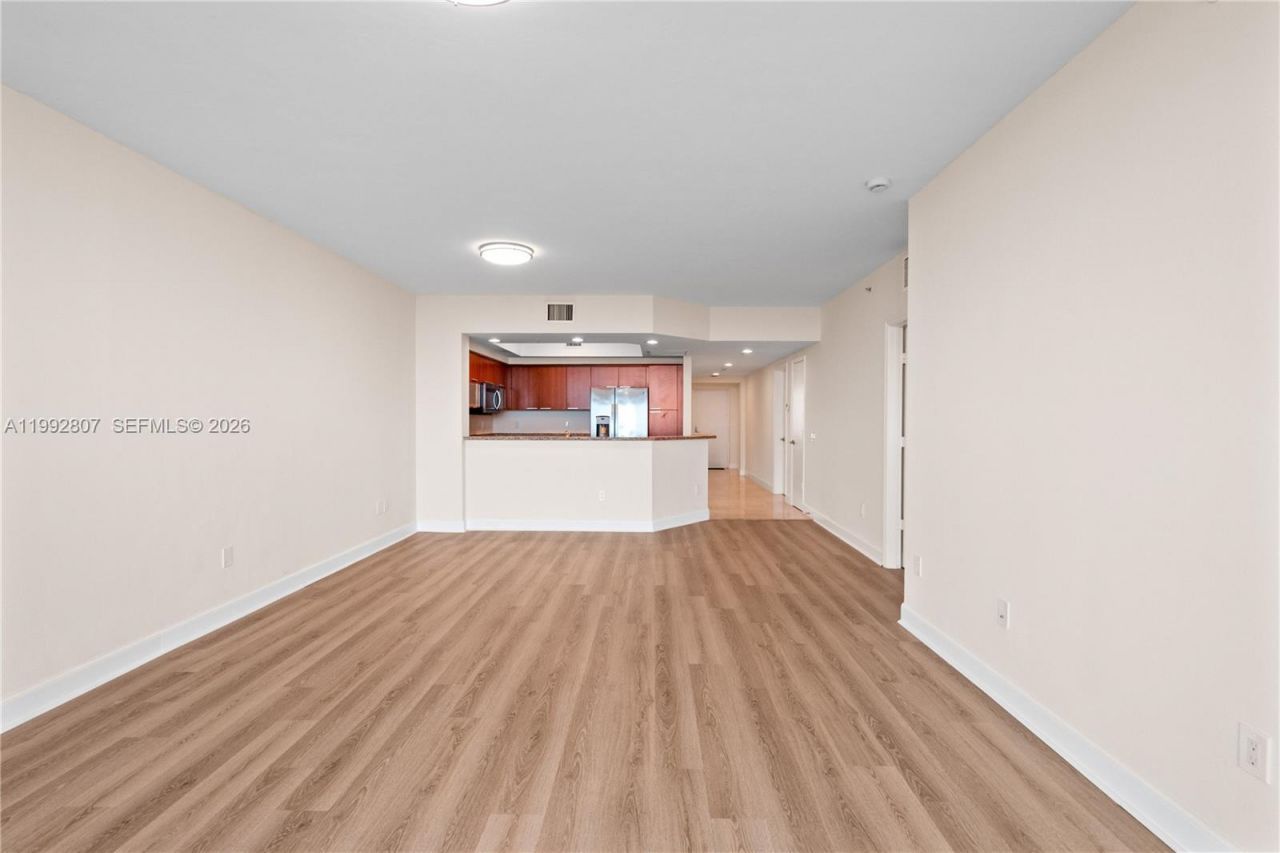 15051 Royal Oaks Ln , Unit 2103, North Miami, FL 33181 Photo