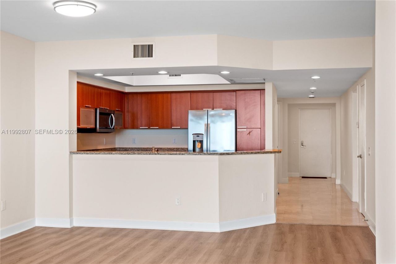 15051 Royal Oaks Ln , Unit 2103, North Miami, FL 33181 Photo