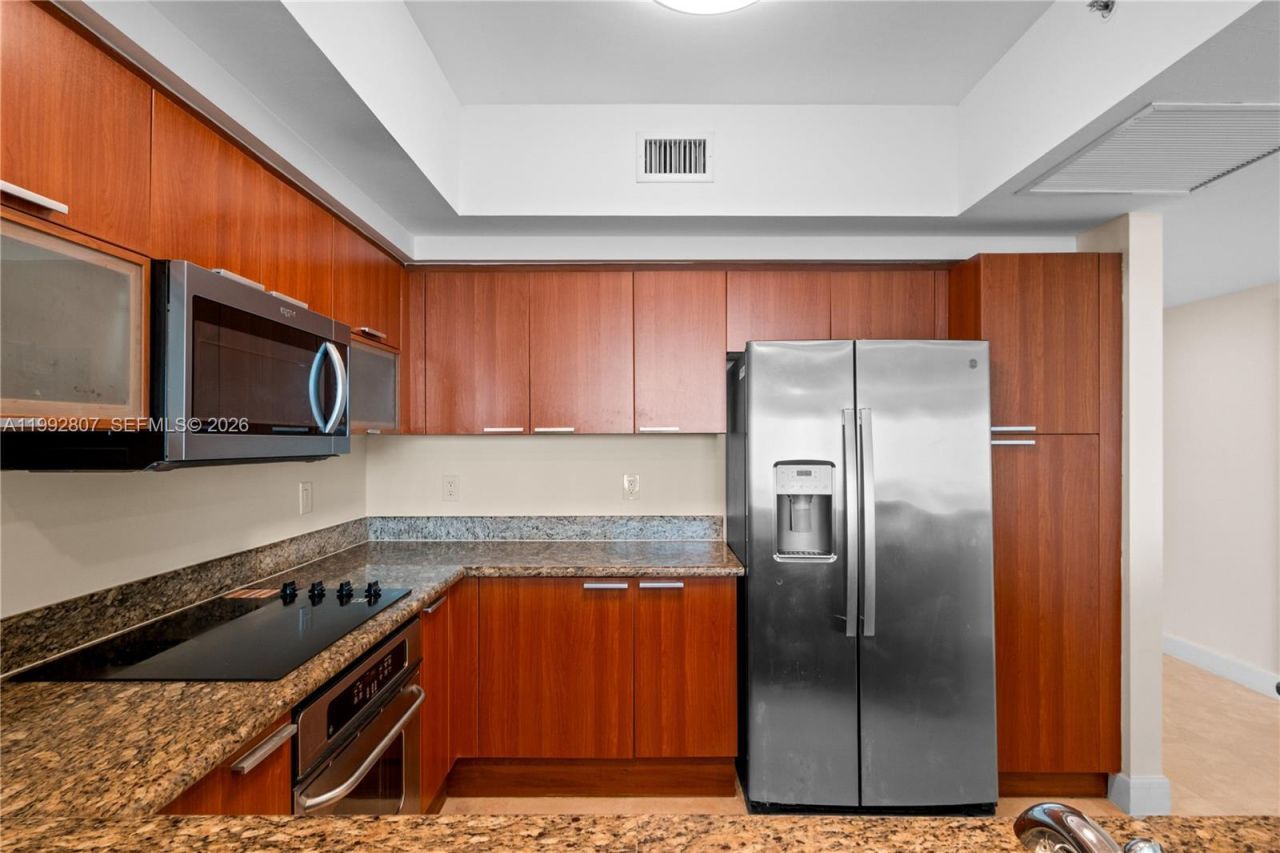 15051 Royal Oaks Ln , Unit 2103, North Miami, FL 33181 Photo