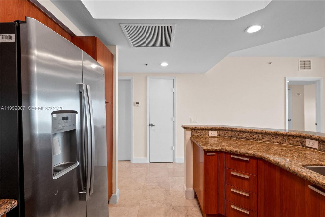 15051 Royal Oaks Ln , Unit 2103, North Miami, FL 33181 Photo